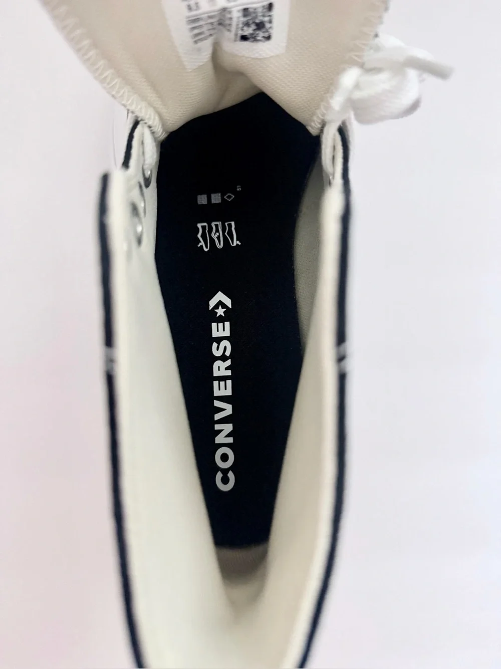 Converse Run Star Hike Hi Black White Gum Women’s 11 / Men’s 9.5 NIB 166800C